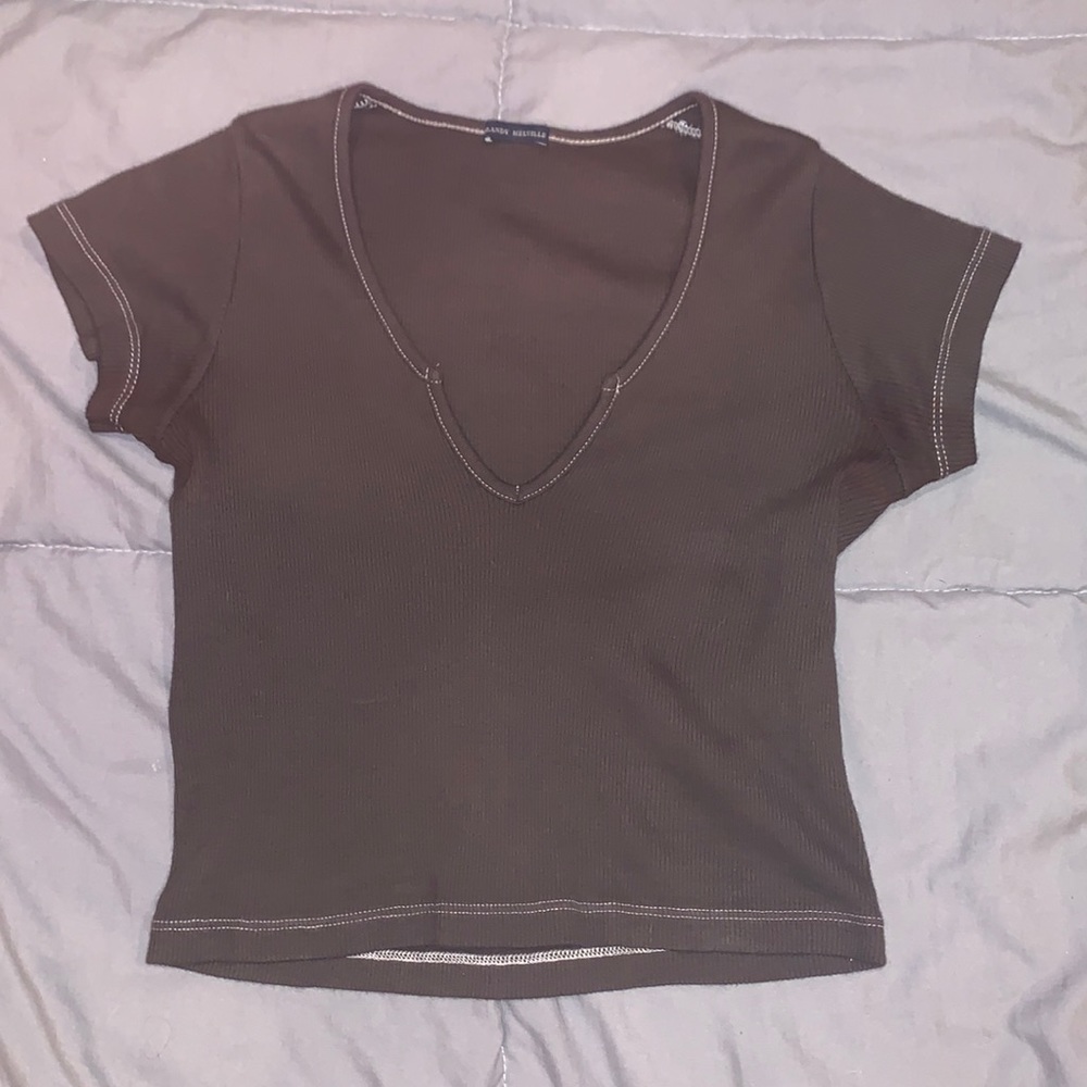 Brandy Melville brown baby tee
